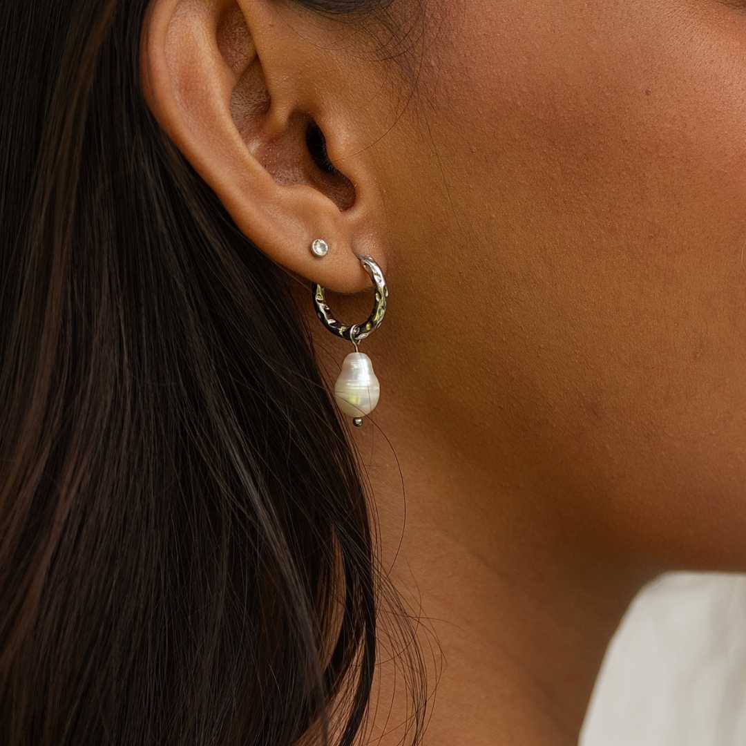 HAMMERD PEARL EARRINGS